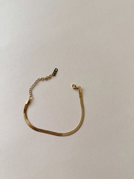 The Classic Herringbone Bracelet in Gold